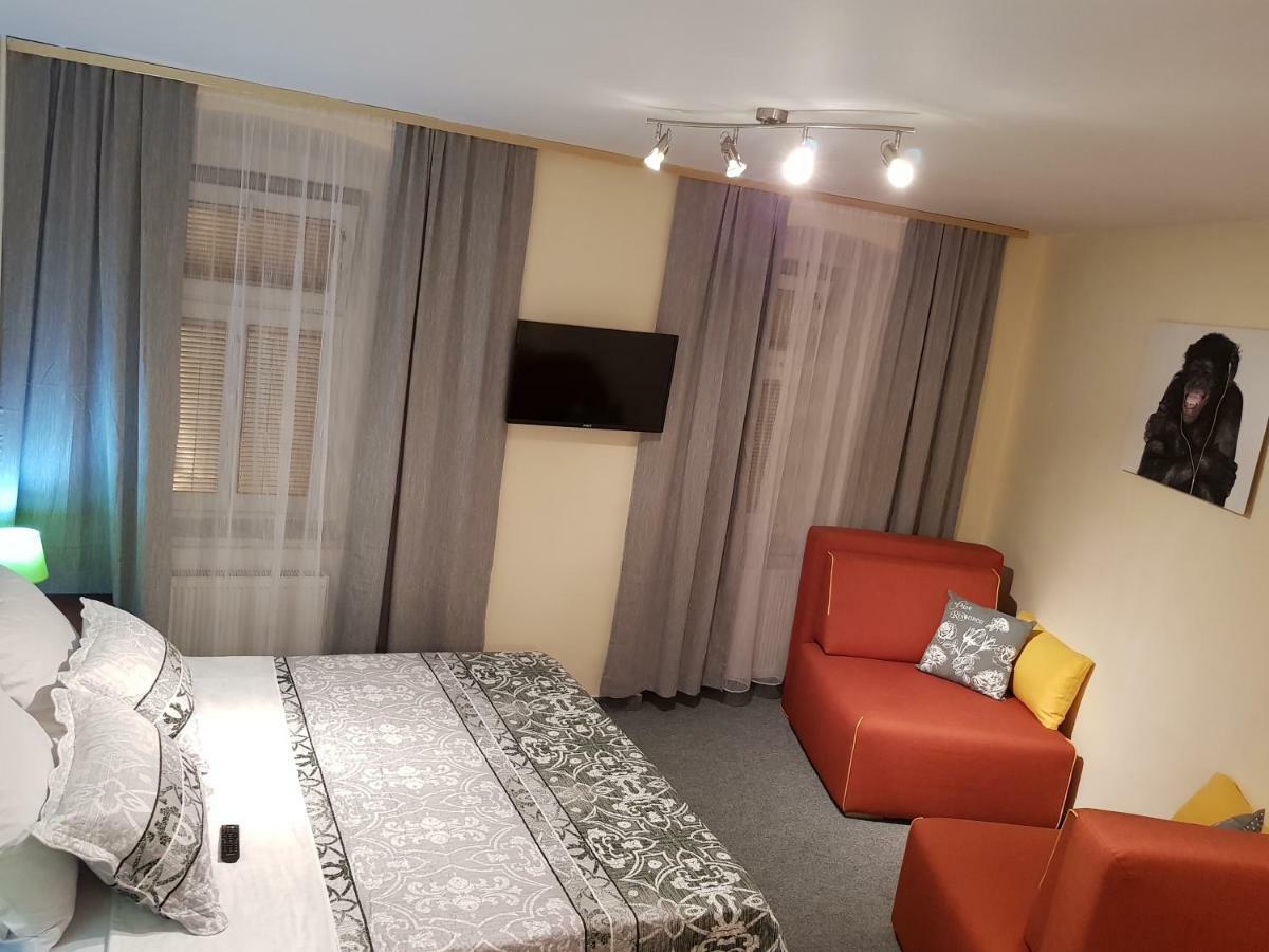 Elg Rooms Postojna Exterior photo