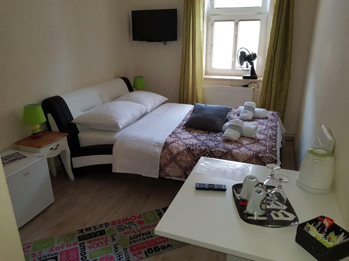Elg Rooms Postojna Exterior photo