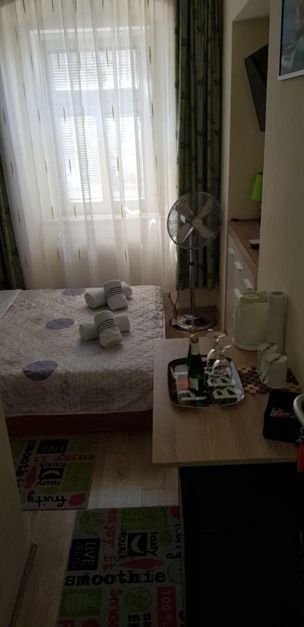 Elg Rooms Postojna Exterior photo