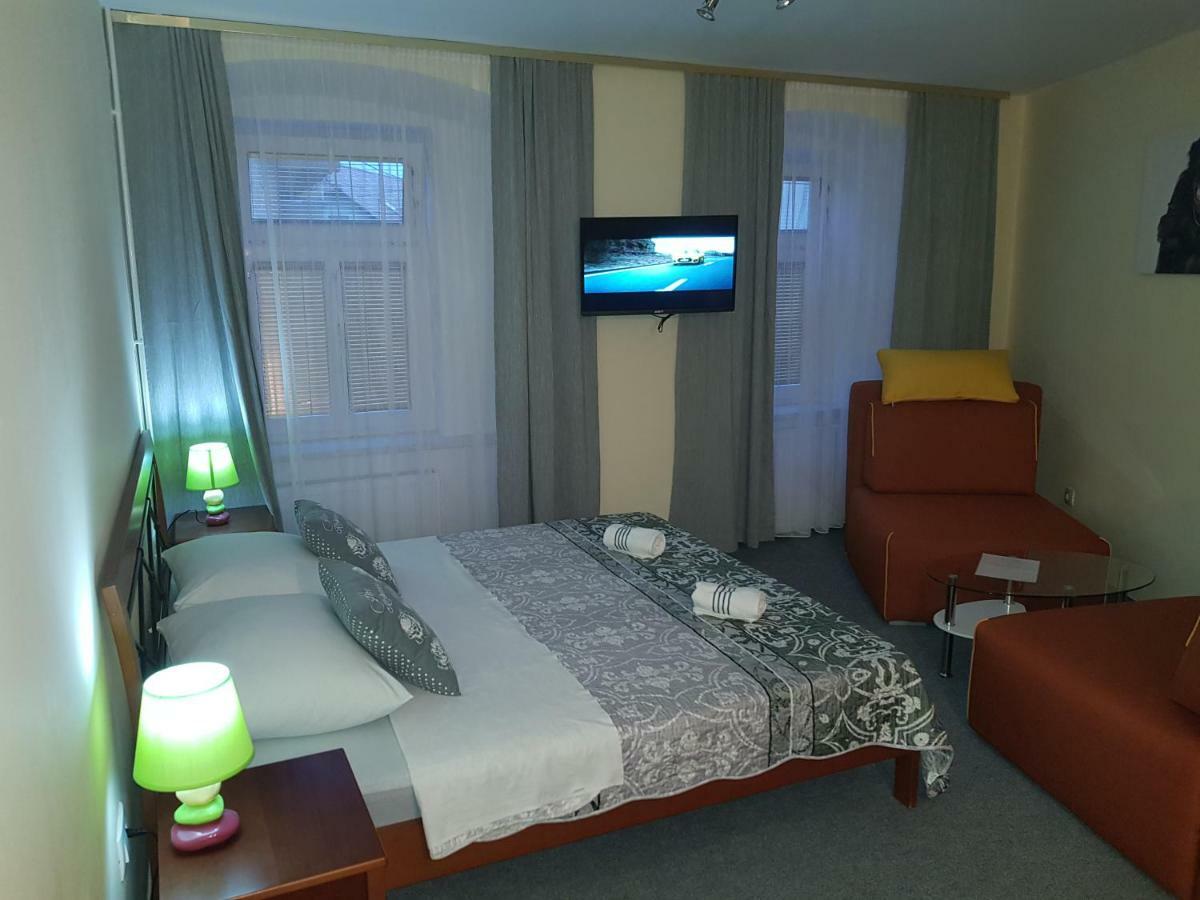 Elg Rooms Postojna Exterior photo