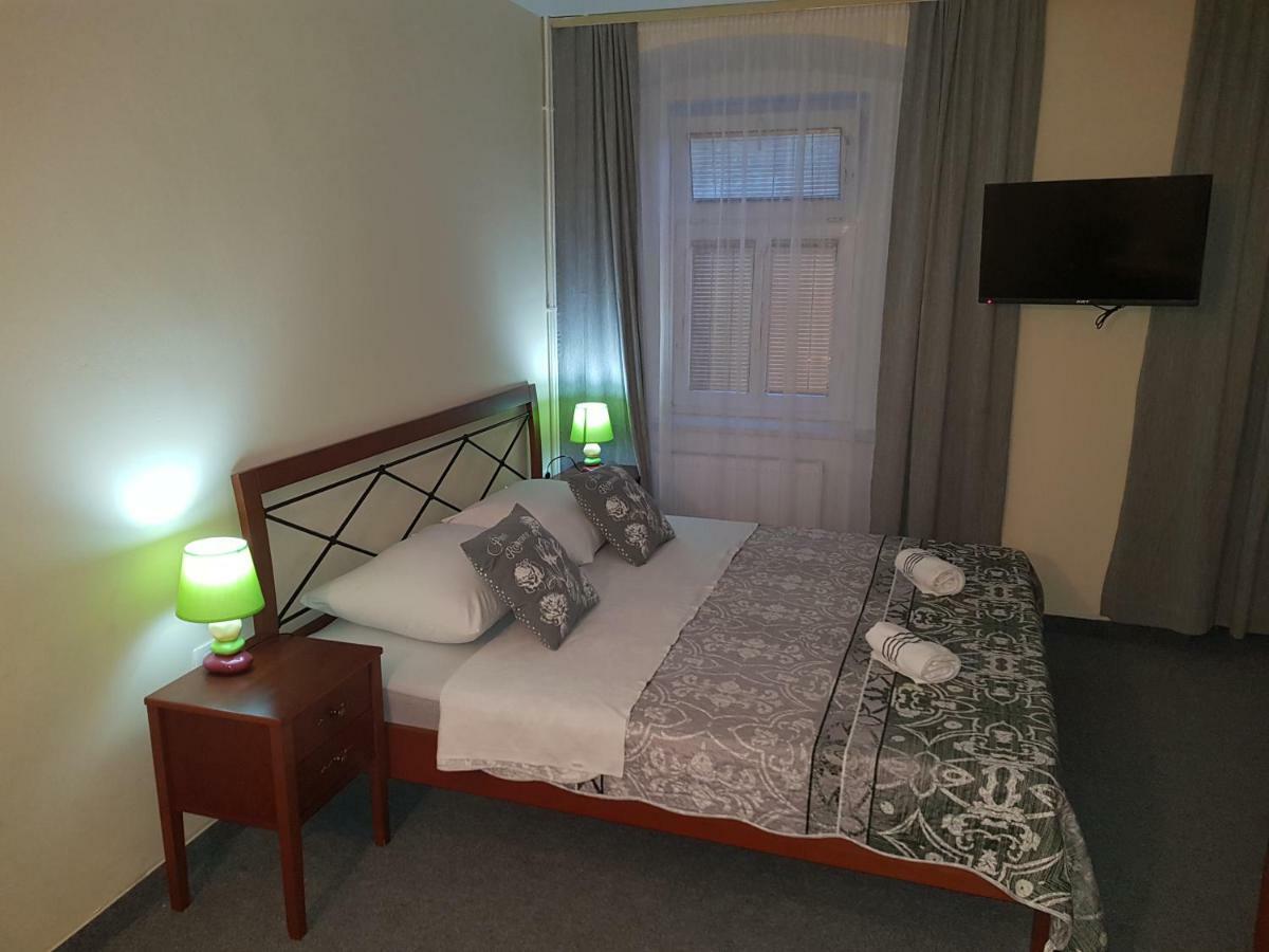 Elg Rooms Postojna Exterior photo